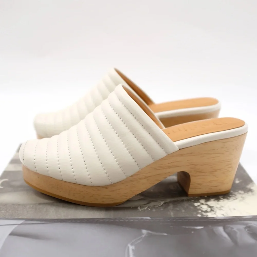 Beklina Ribbed Clog In Off White - Picture 3 of 8